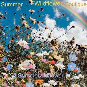 Welcome to my closet 🌻🌼🌸🌺